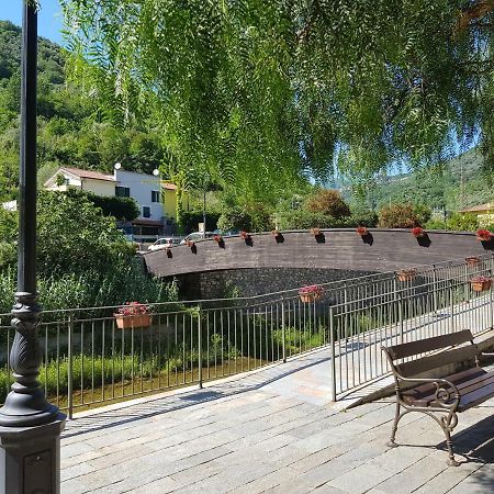 Modern Flat With Panoramic Terrace In Zuccarello Appartement Buitenkant foto