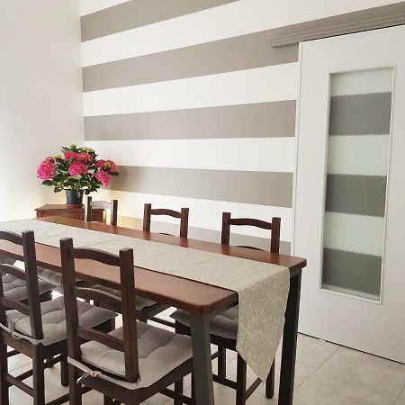 Modern Flat With Panoramic Terrace In Zuccarello Appartement Buitenkant foto