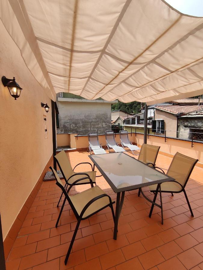 Modern Flat With Panoramic Terrace In Zuccarello Appartement Buitenkant foto