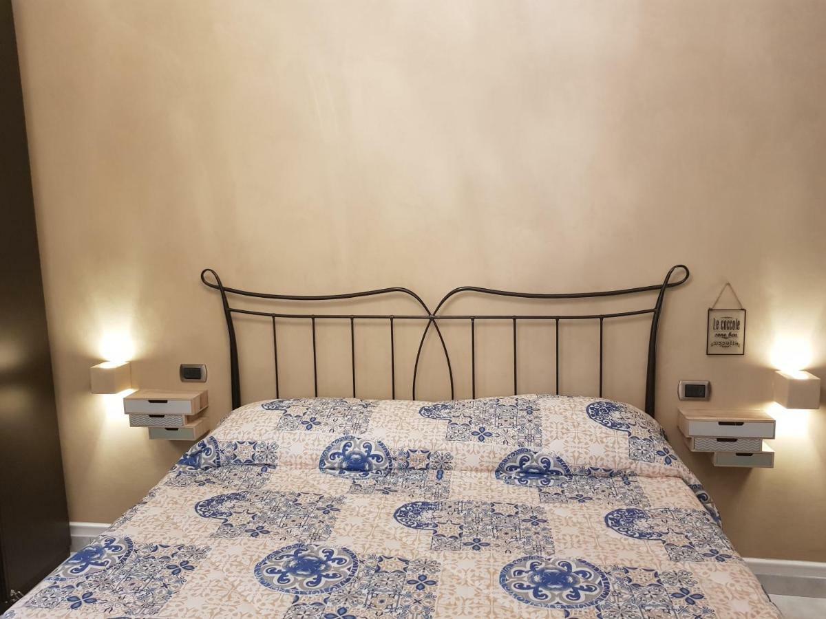 Modern Flat With Panoramic Terrace In Zuccarello Appartement Buitenkant foto