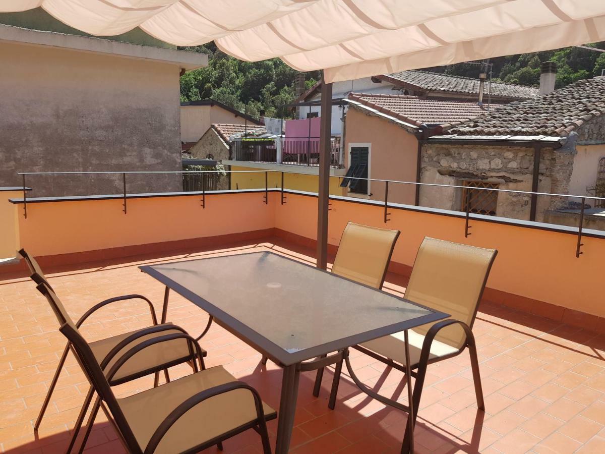 Modern Flat With Panoramic Terrace In Zuccarello Appartement Buitenkant foto