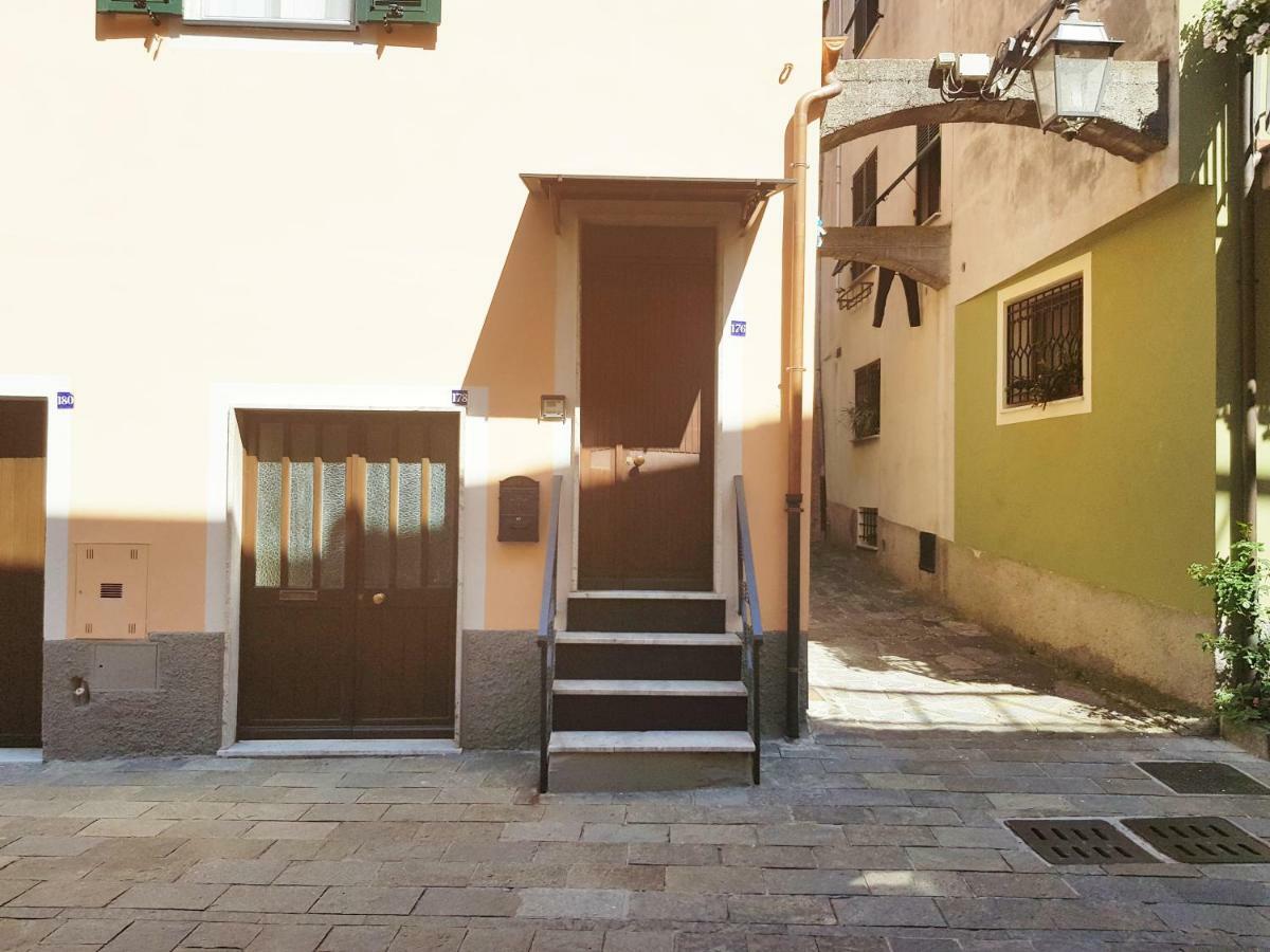 Modern Flat With Panoramic Terrace In Zuccarello Appartement Buitenkant foto