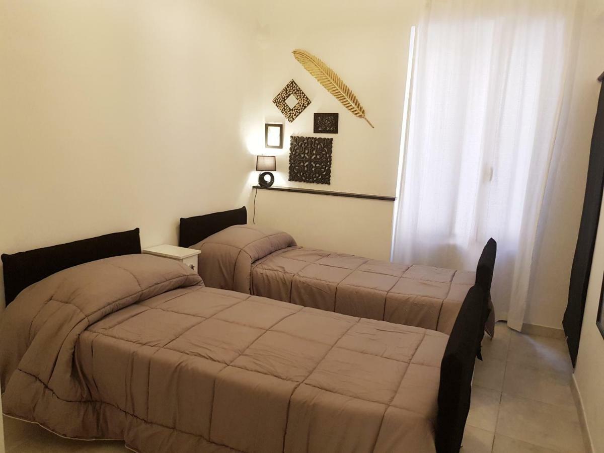 Modern Flat With Panoramic Terrace In Zuccarello Appartement Buitenkant foto
