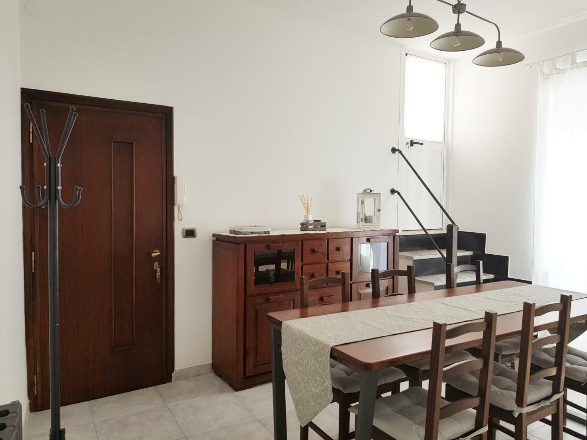 Modern Flat With Panoramic Terrace In Zuccarello Appartement Buitenkant foto