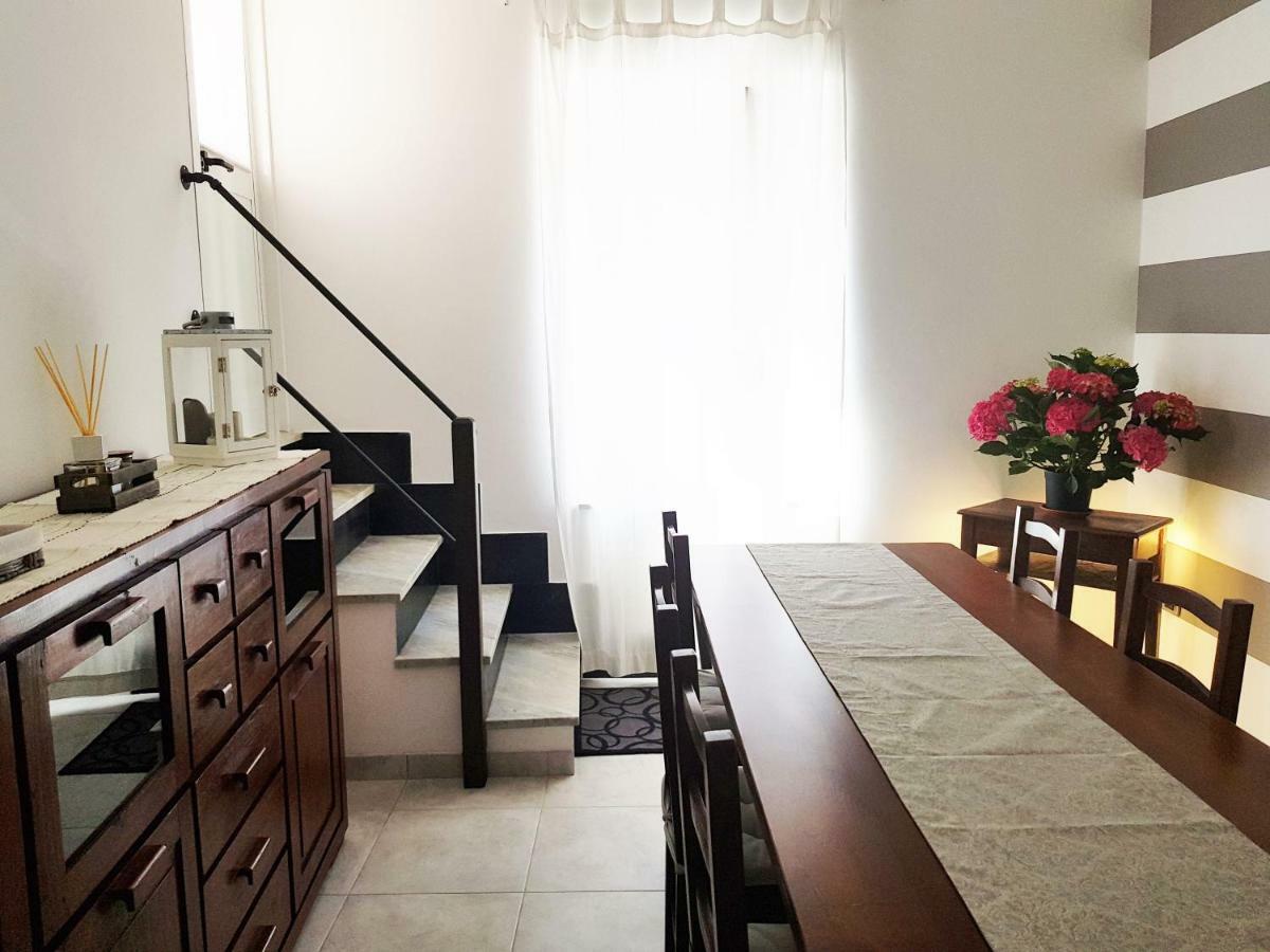 Modern Flat With Panoramic Terrace In Zuccarello Appartement Buitenkant foto