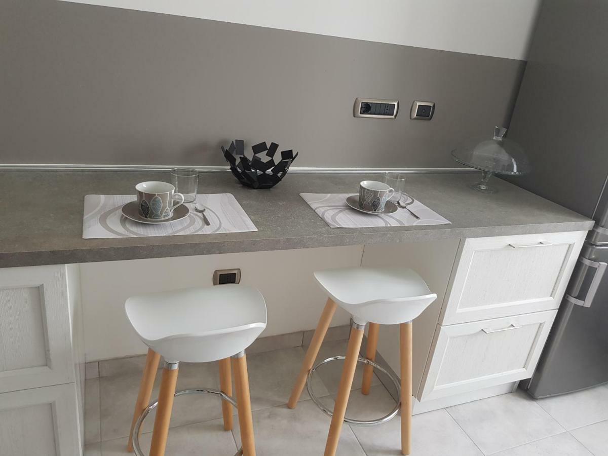 Modern Flat With Panoramic Terrace In Zuccarello Appartement Buitenkant foto