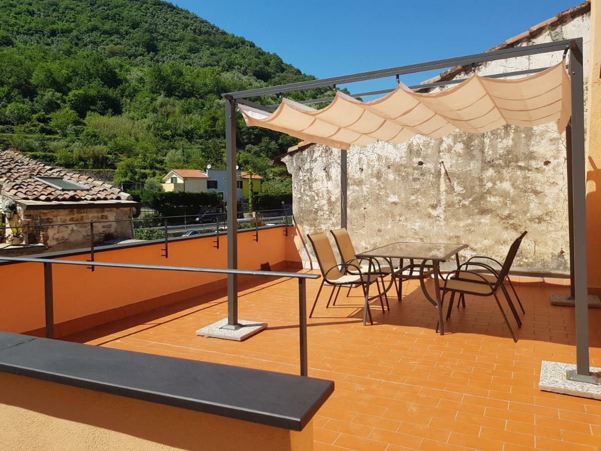 Modern Flat With Panoramic Terrace In Zuccarello Appartement Buitenkant foto